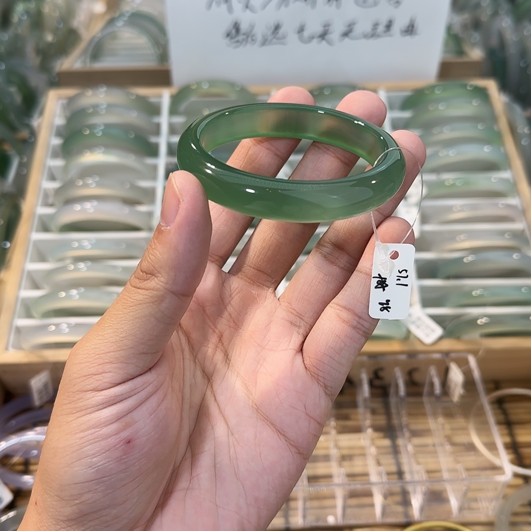 玛瑙/玉髓未镶嵌手镯圈口57.1