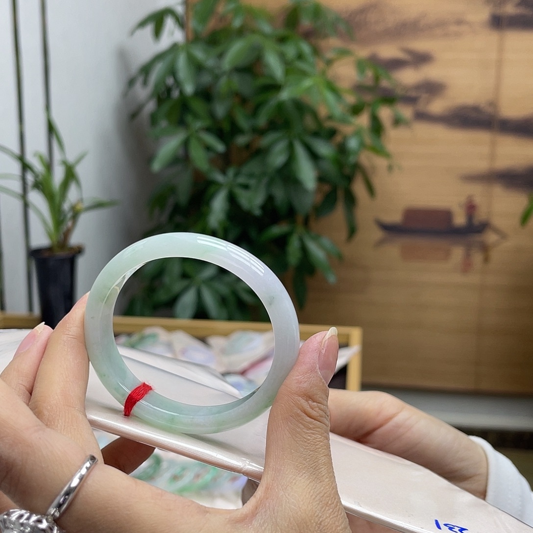 翡翠未镶嵌手镯翡翠