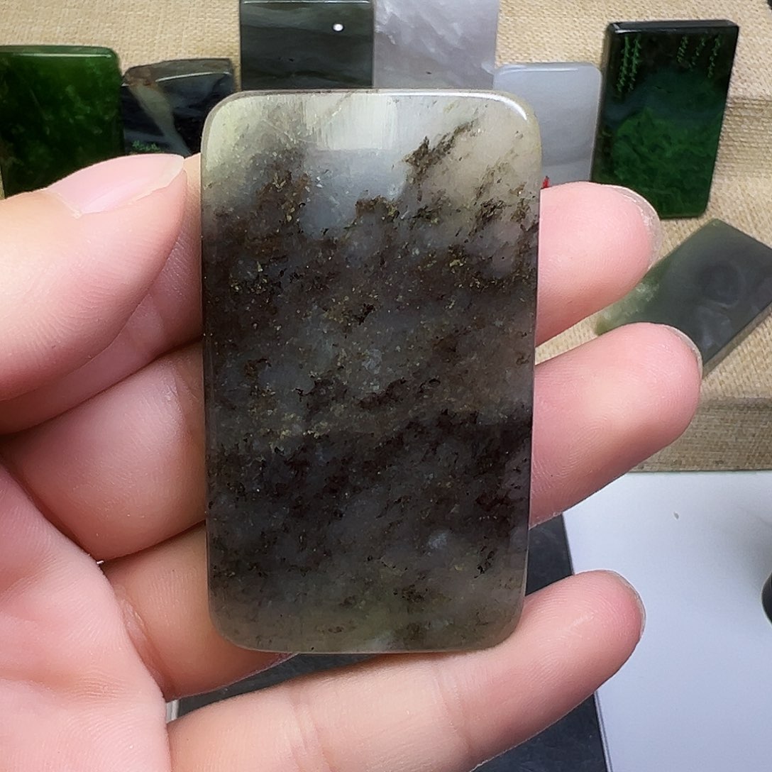 独山玉未镶嵌珠宝半成品