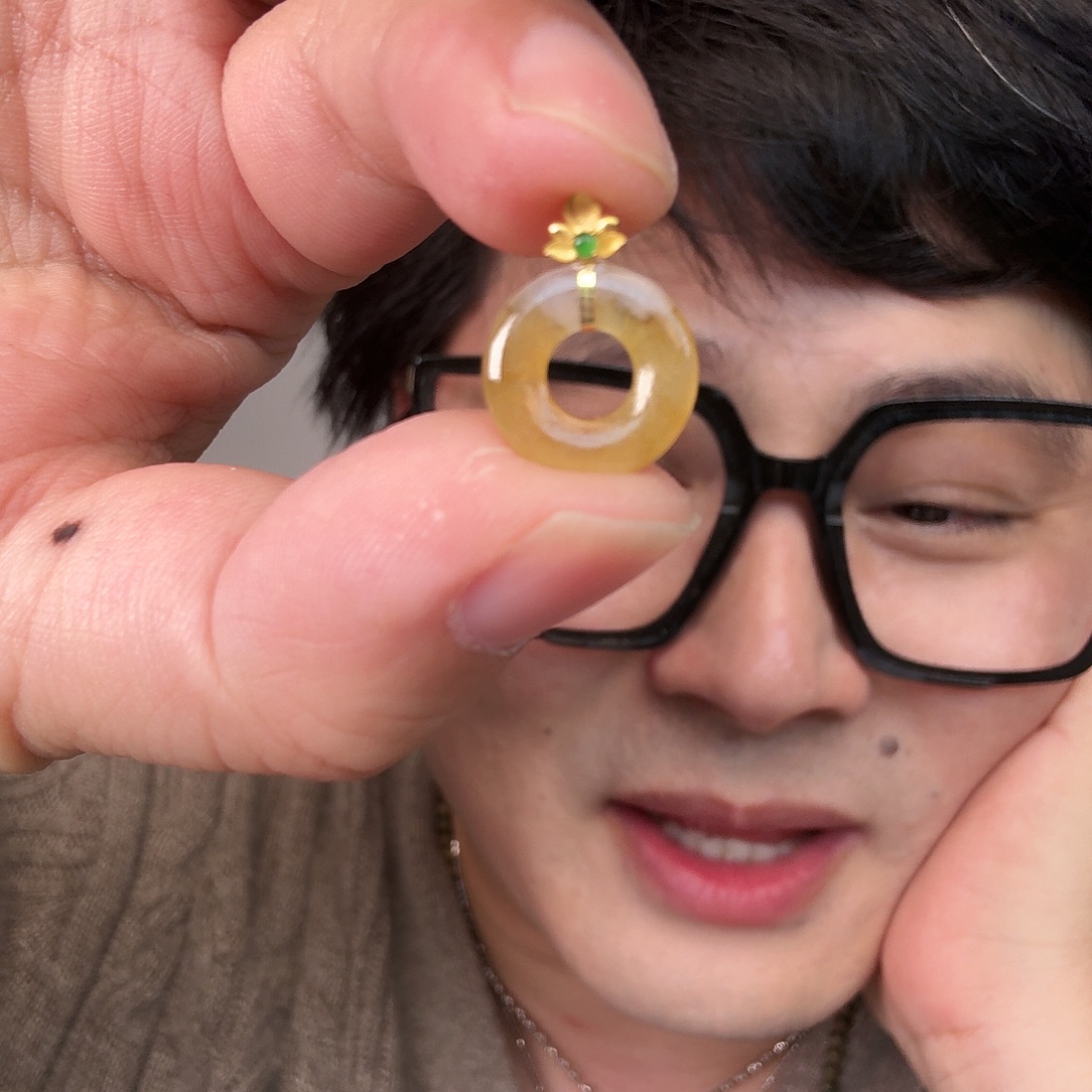 翡翠18K金镶嵌颈饰一件