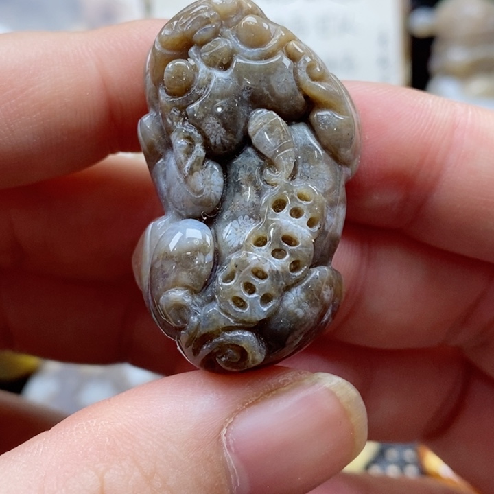 硅化珊瑚（珊瑚玉）颈饰未镶嵌