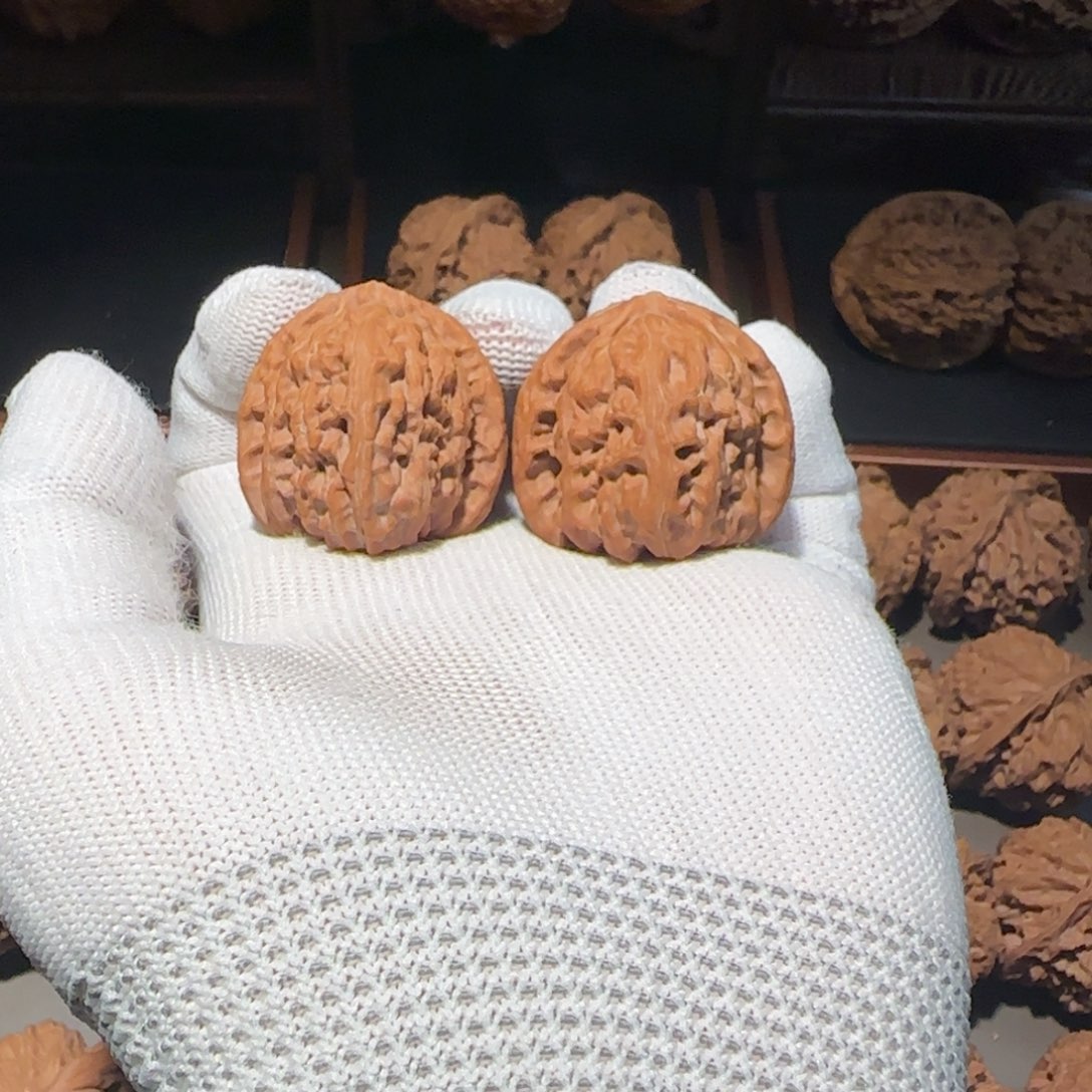 文玩核桃把件35+尺全品三角白