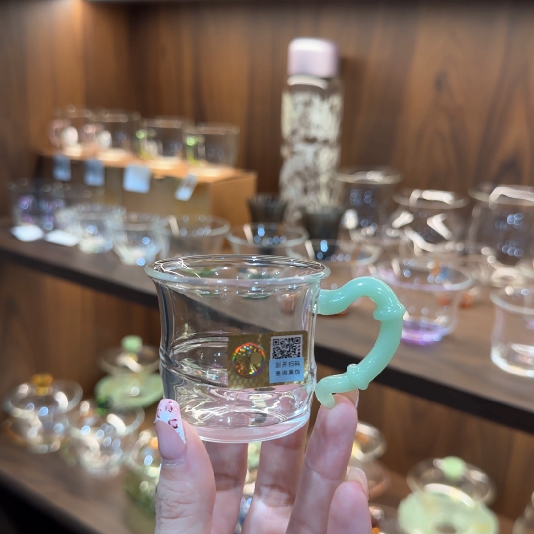 禾器君潋杯浅玉色。。。