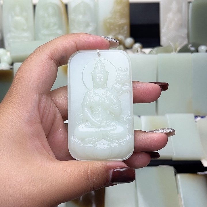 颈饰未镶嵌和田玉