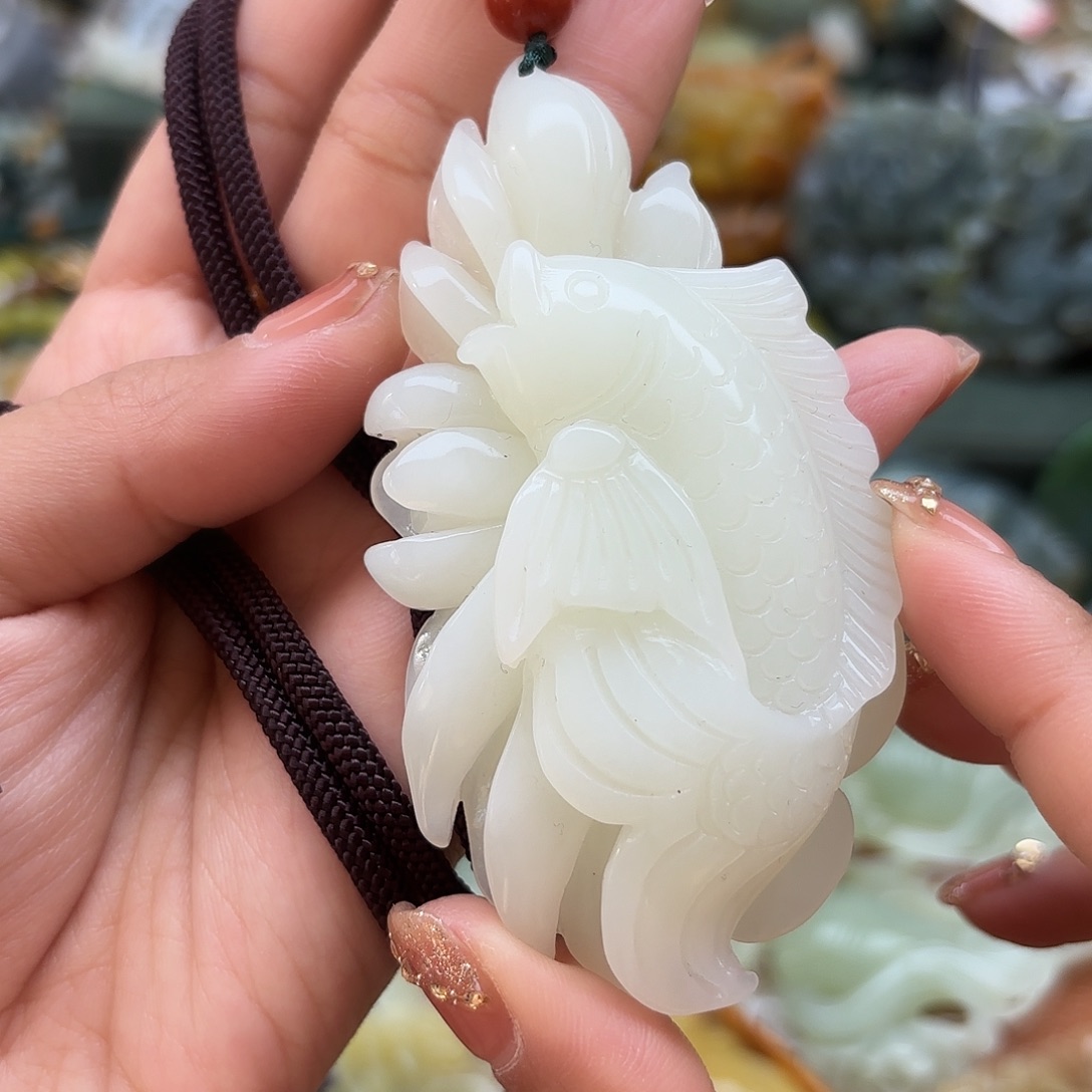 蛇纹石玉未镶嵌吊坠