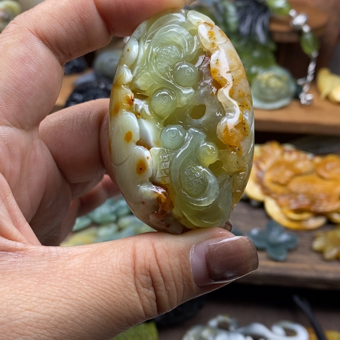 蛇纹石玉未镶嵌吊坠(赠链)