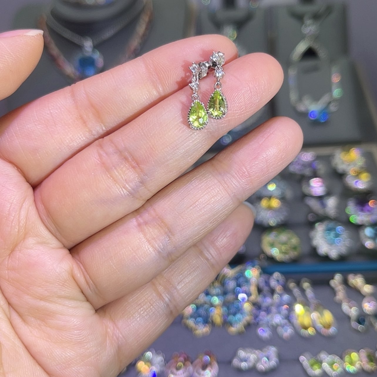 【闪购商品】橄榄石耳饰银S925镶嵌