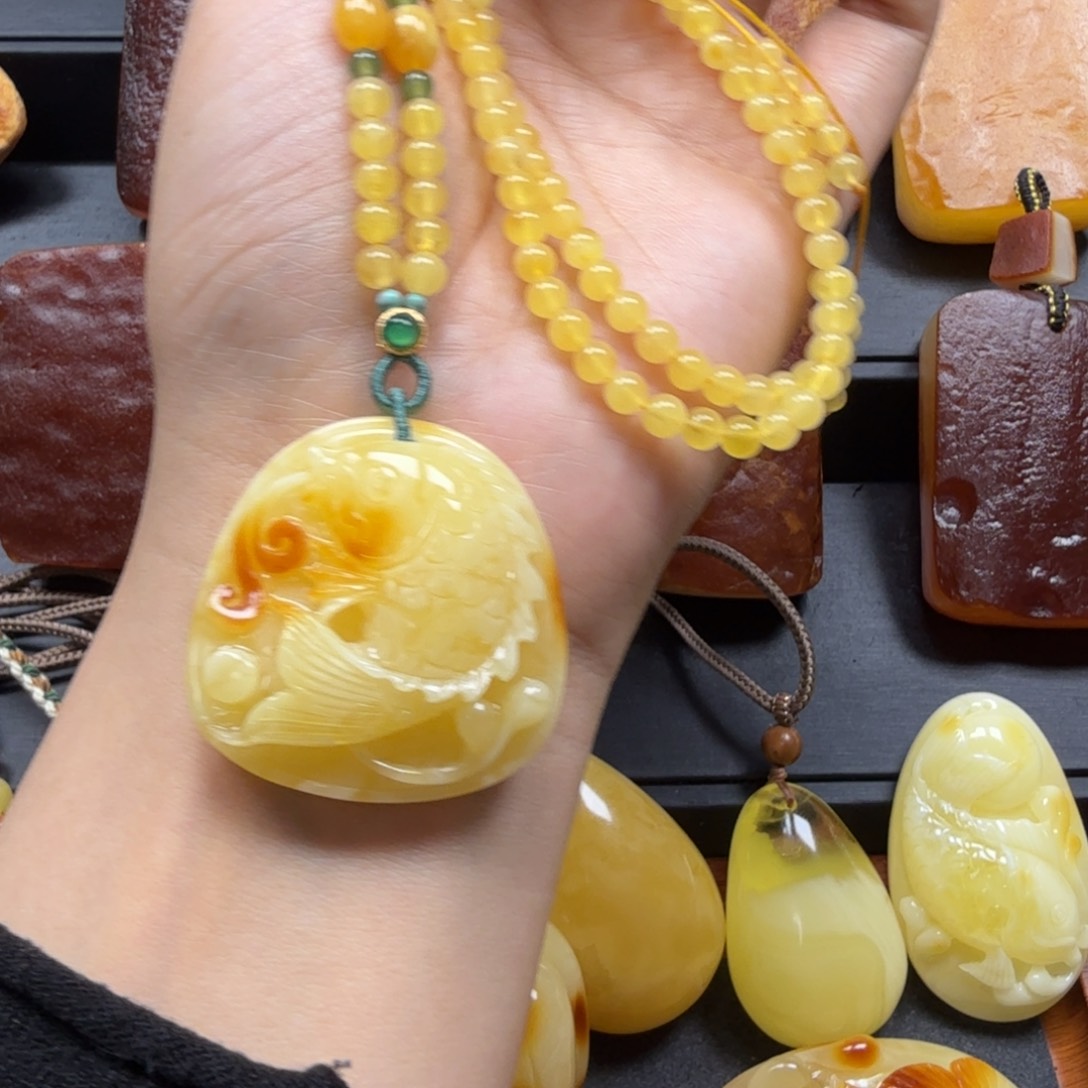 琥珀吊坠(赠链)未镶嵌