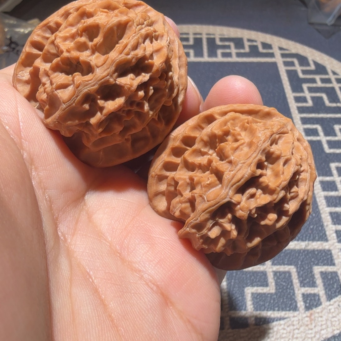 文玩核桃吊坠苹果园