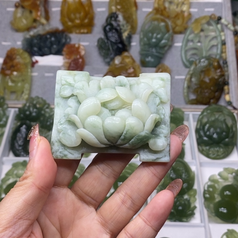 【闪购商品】蛇纹石玉颈饰未镶嵌