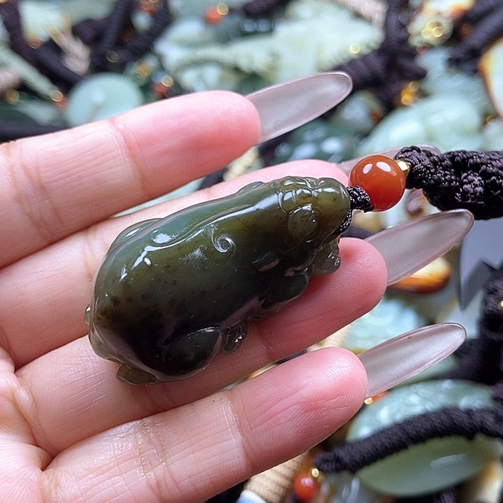 和田玉颈饰未镶嵌