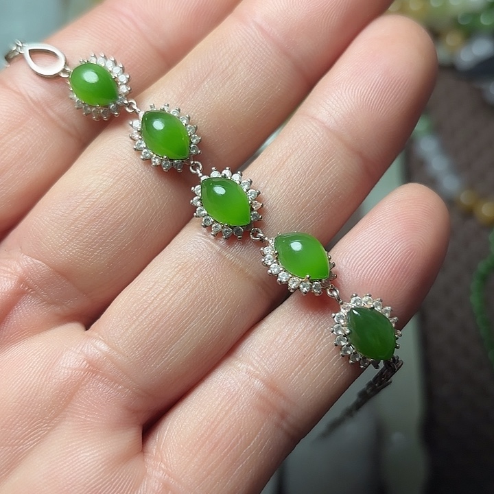 静***宜和田玉（碧玉）银S925镶嵌手链