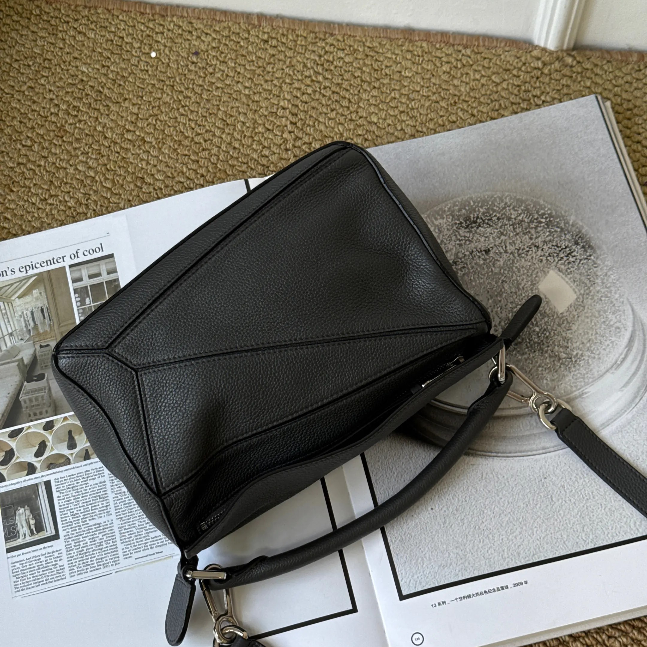 95新 LOEWE/罗意威 3582 灰色牛皮Puzzle几何包小号