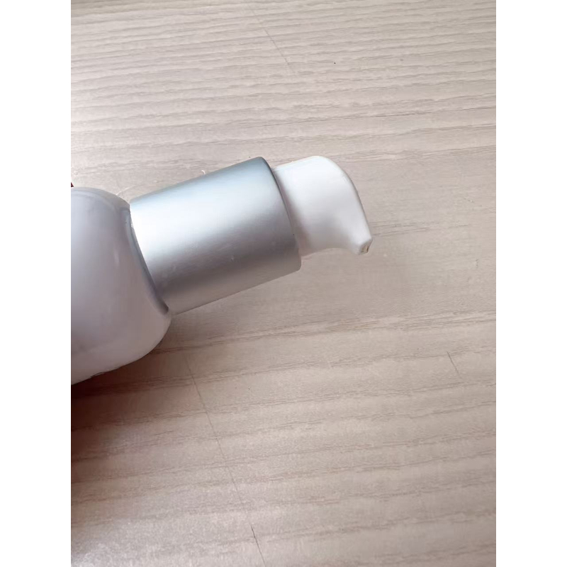【小纽】（微瑕不售后）润色隔离霜（香芋紫）/（蜜桃粉）45ml
