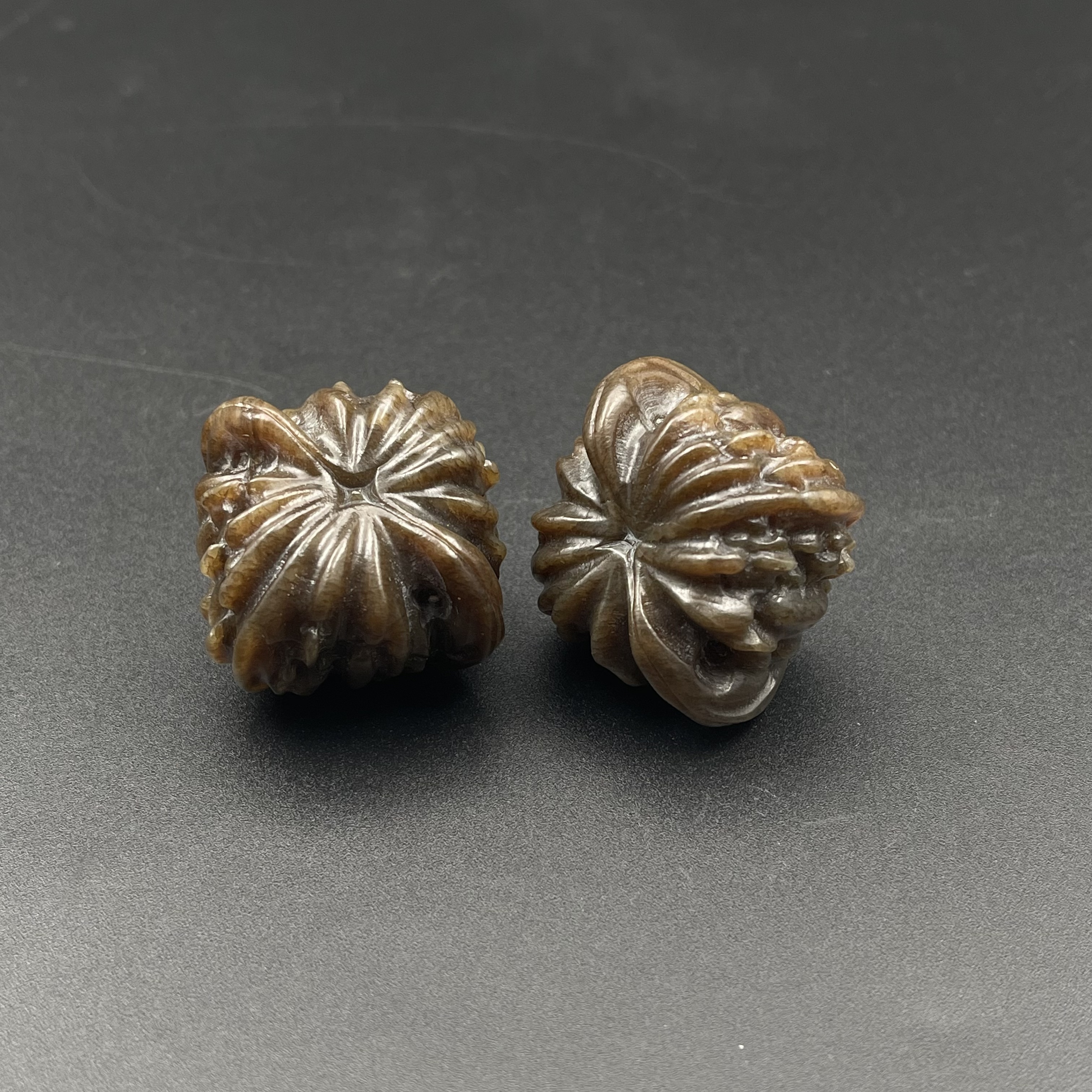 LOT.5和田糖玉核桃一对/589185