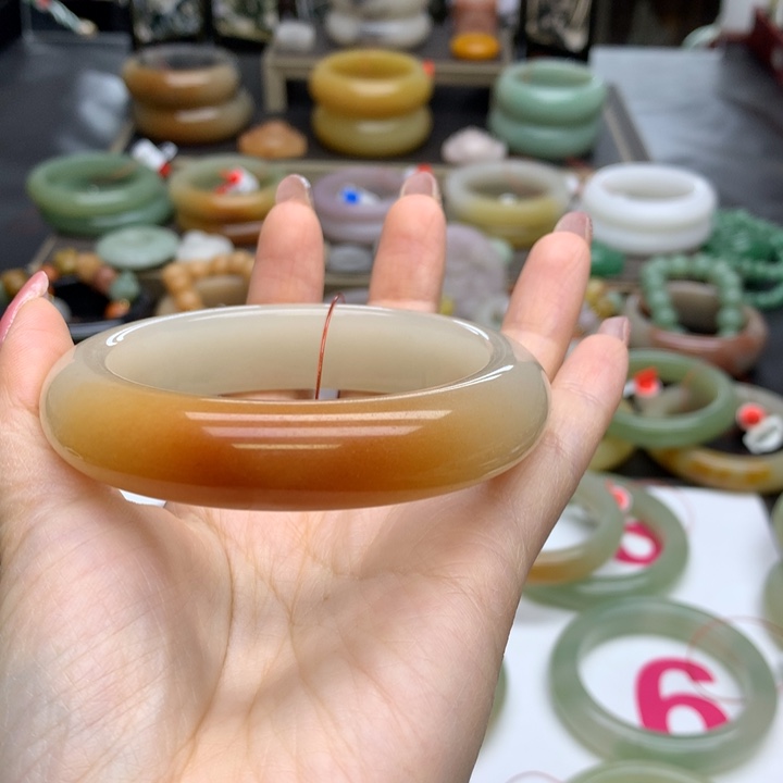 石英质玉手镯未镶嵌