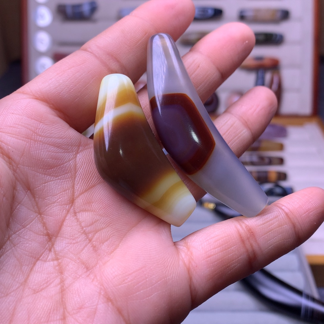 年***好玛瑙/玉髓未镶嵌珠宝奇石