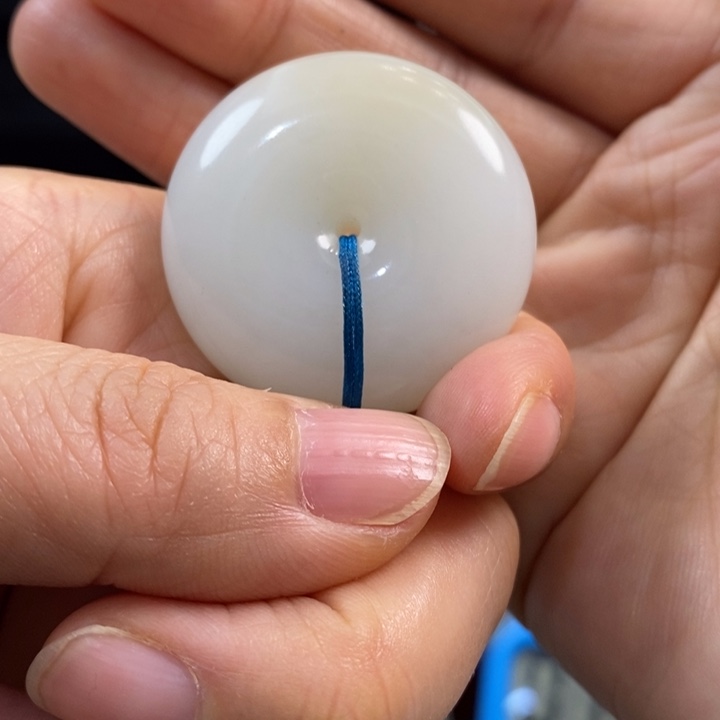 鲜***号和田玉未镶嵌颈饰