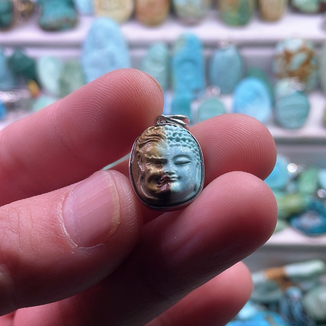 绿松石颈饰未镶嵌