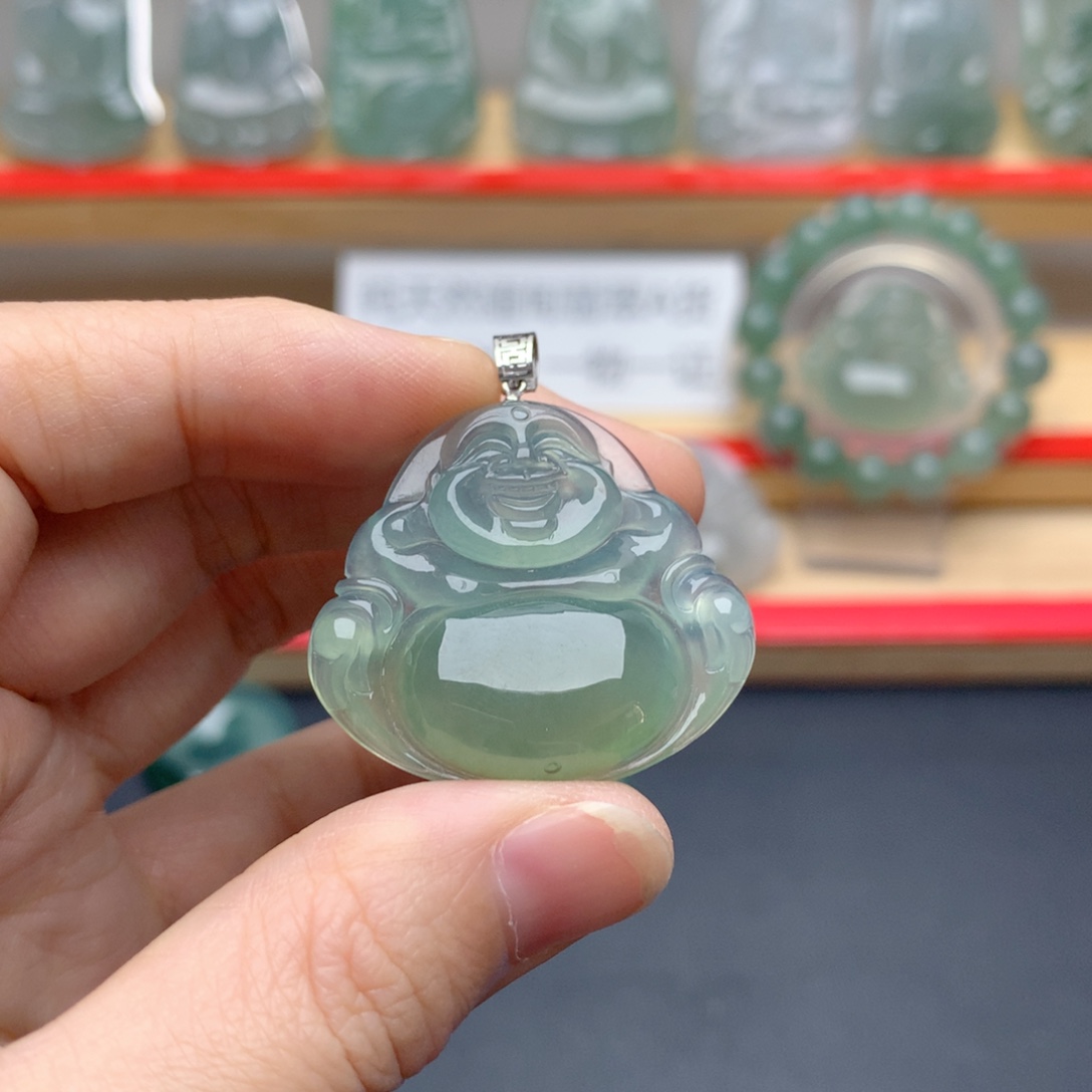 G***山翡翠18K金镶嵌颈饰佛