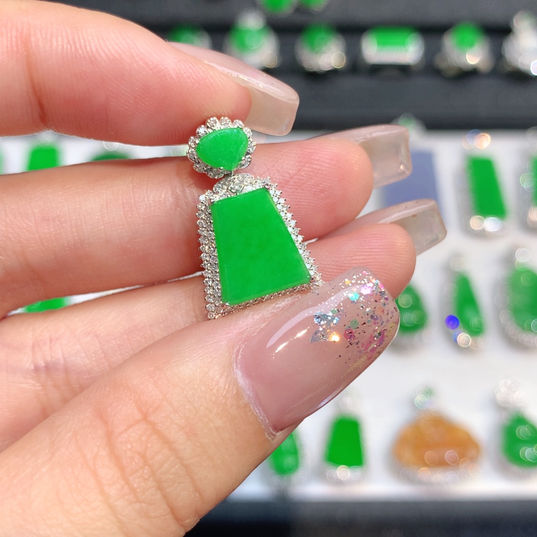 翡翠18K金镶嵌吊坠(不含链)