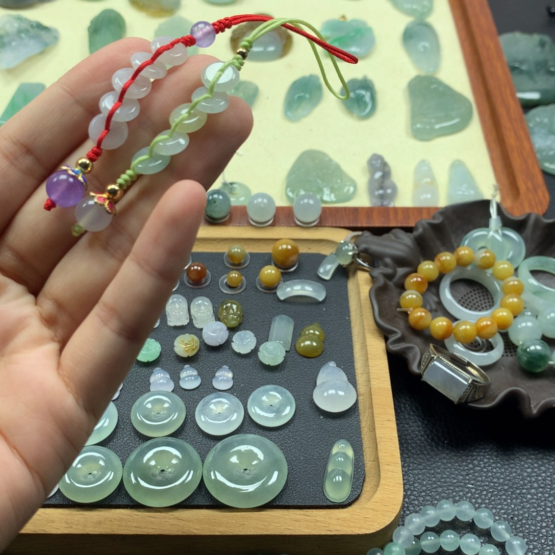 颈饰未镶嵌翡翠手机挂