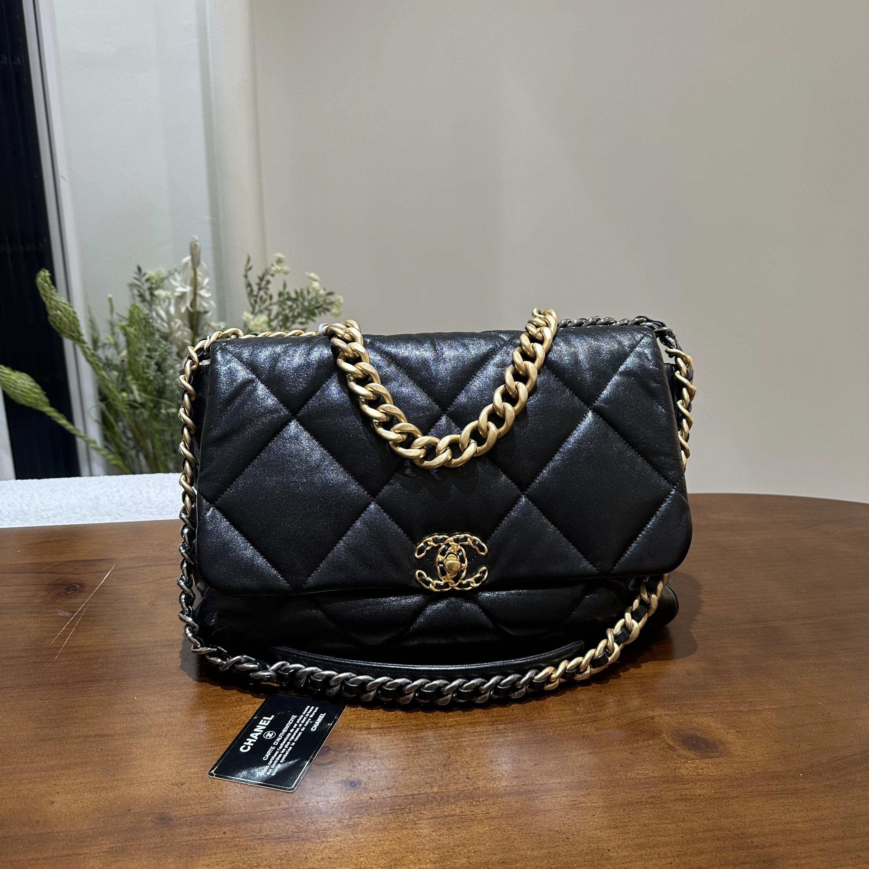 99新 Chanel/香奈儿 Chanel黑金中号19bag 20年 羊皮(US570127)