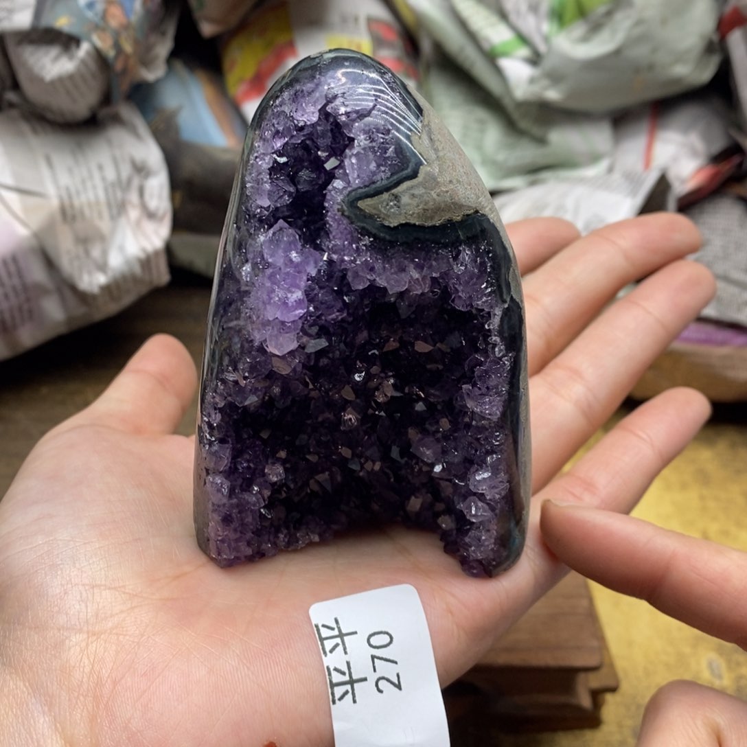 紫晶乌拉圭未镶嵌