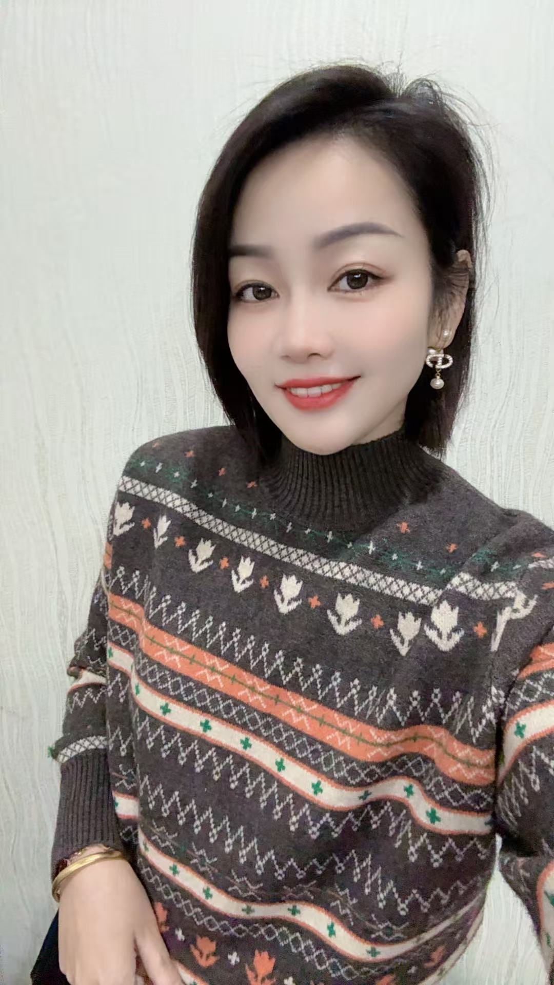 半高领女加厚长袖针织衫冬季厚款短款针织秋冬保暖