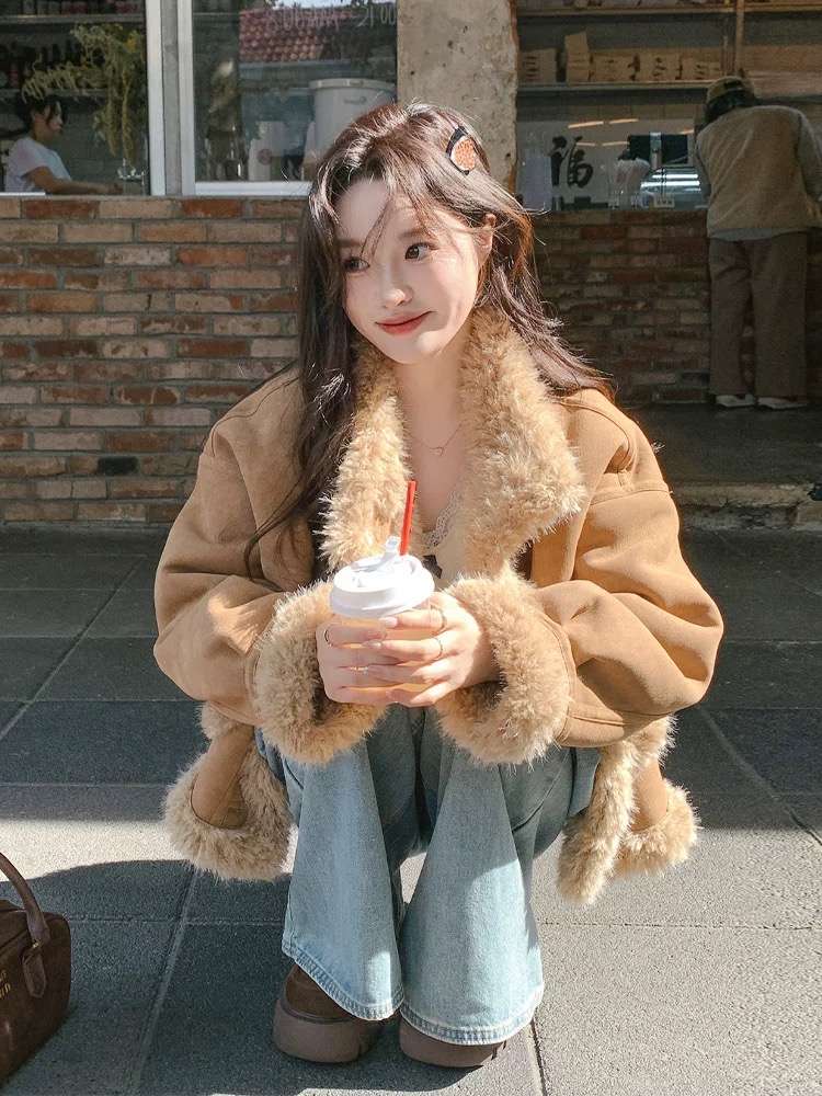 卡其色浪漫外套女秋冬温柔风短款爆款小个子流行外套