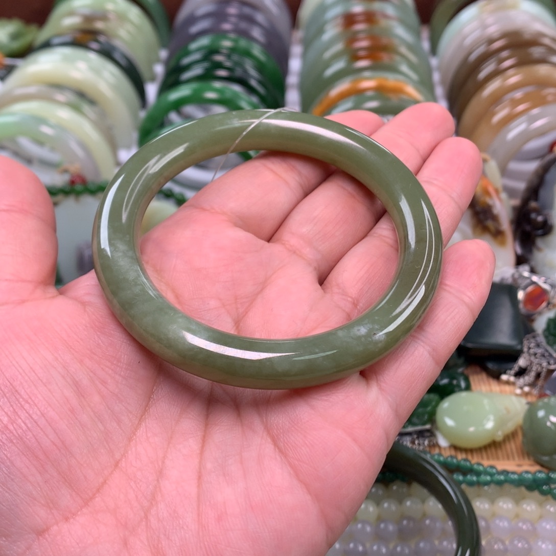 和田玉未镶嵌手镯59_60口径