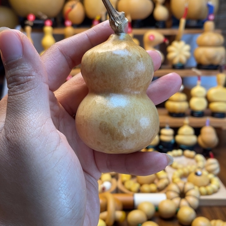 '***。天然葫芦自然生长