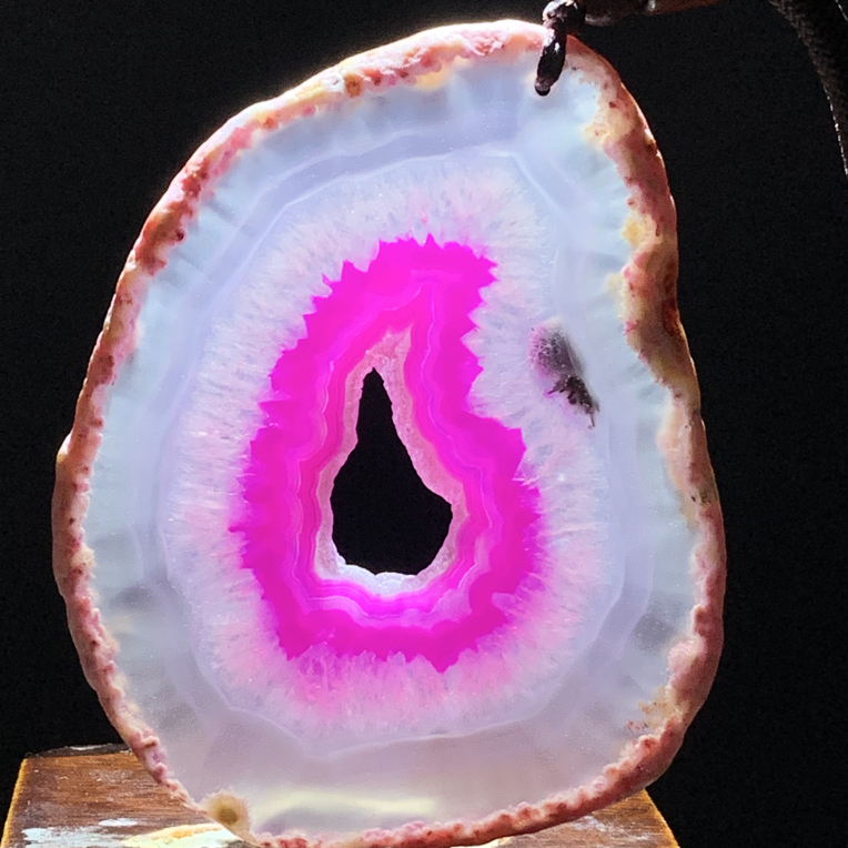 巴西玛瑙原石切片吊坠天然洞粉色毛衣链178尺寸75/58/6mm