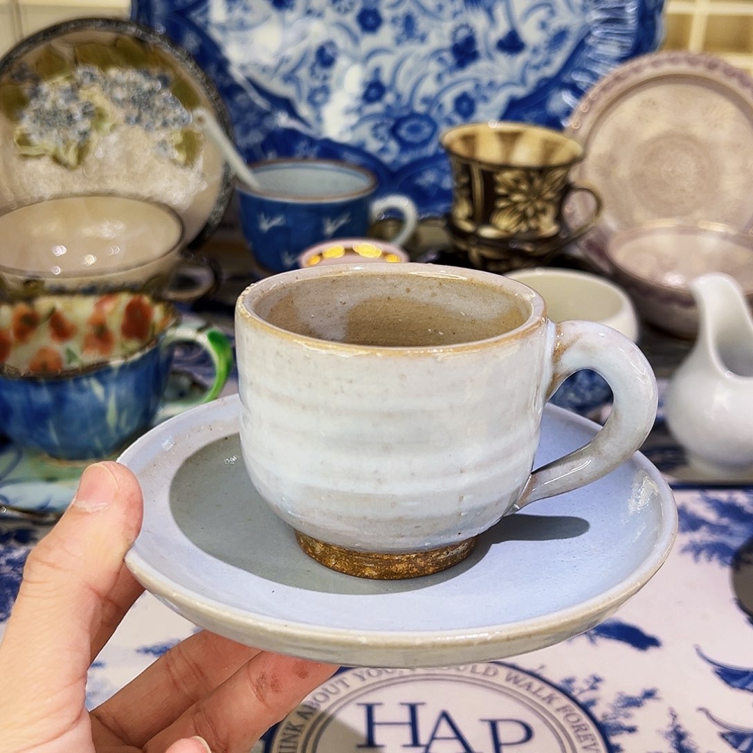 咖啡杯和咖啡杯也不放一