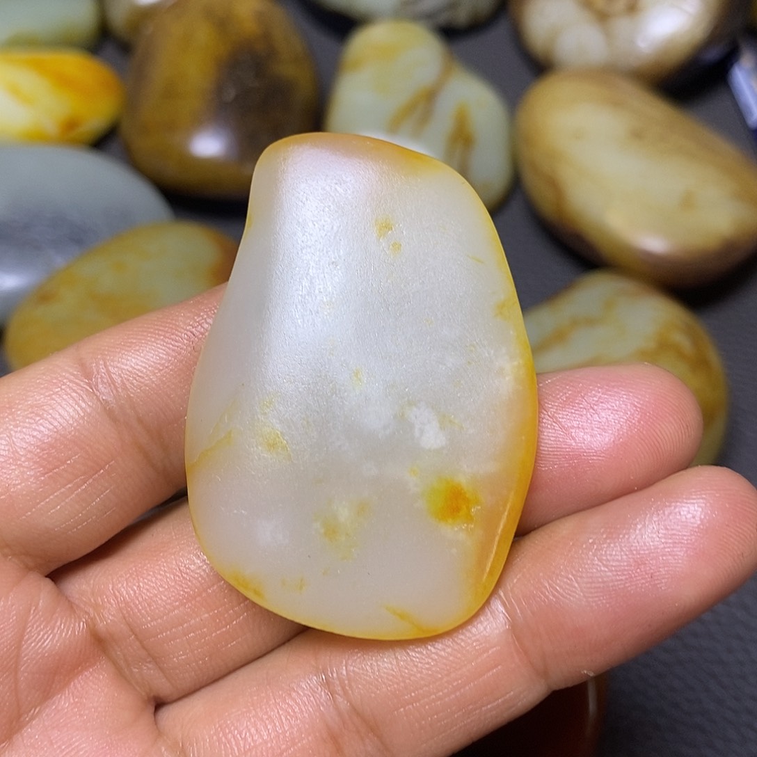 未镶嵌和田玉（糖玉）挂件