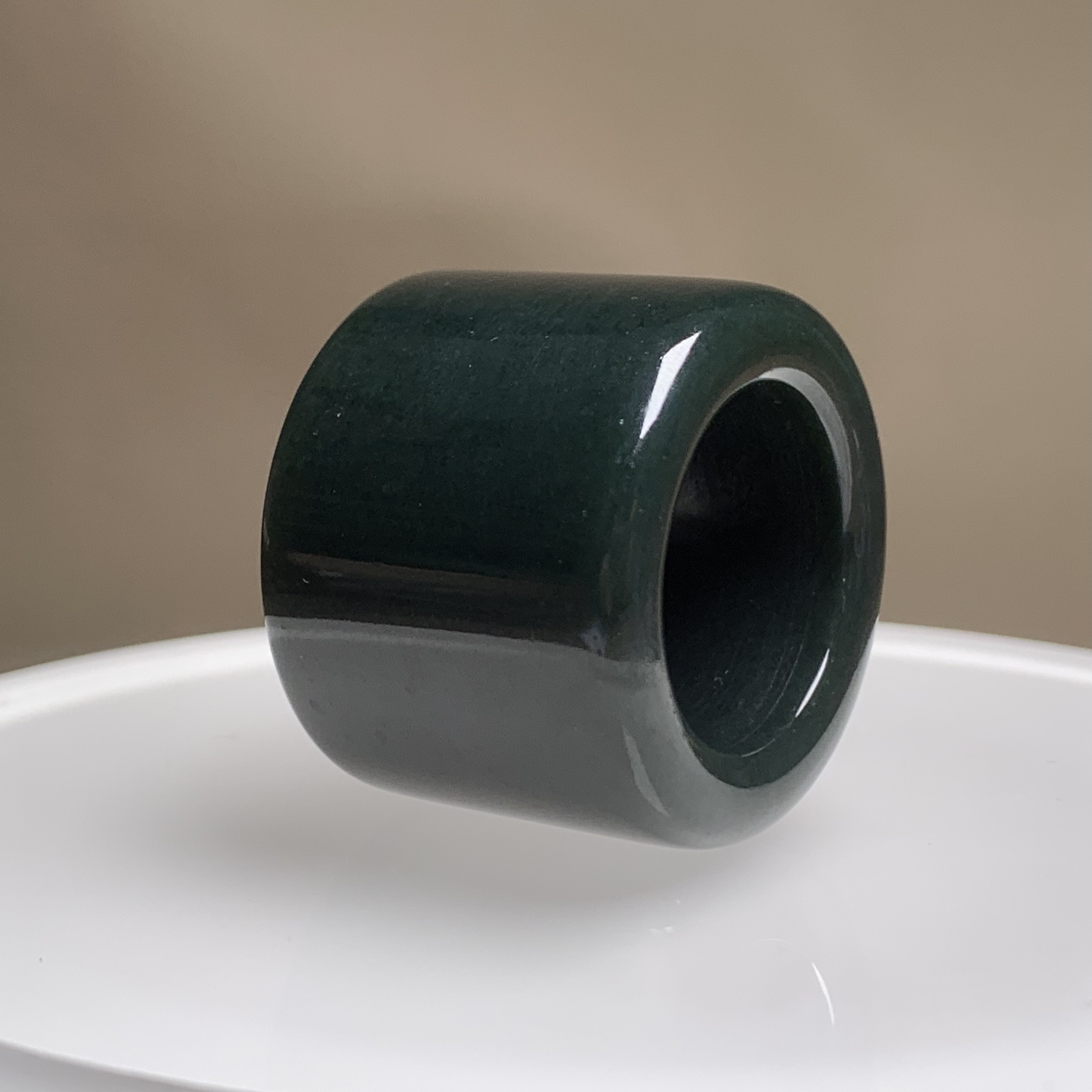 F637珠宝玉石精选和田玉扳指