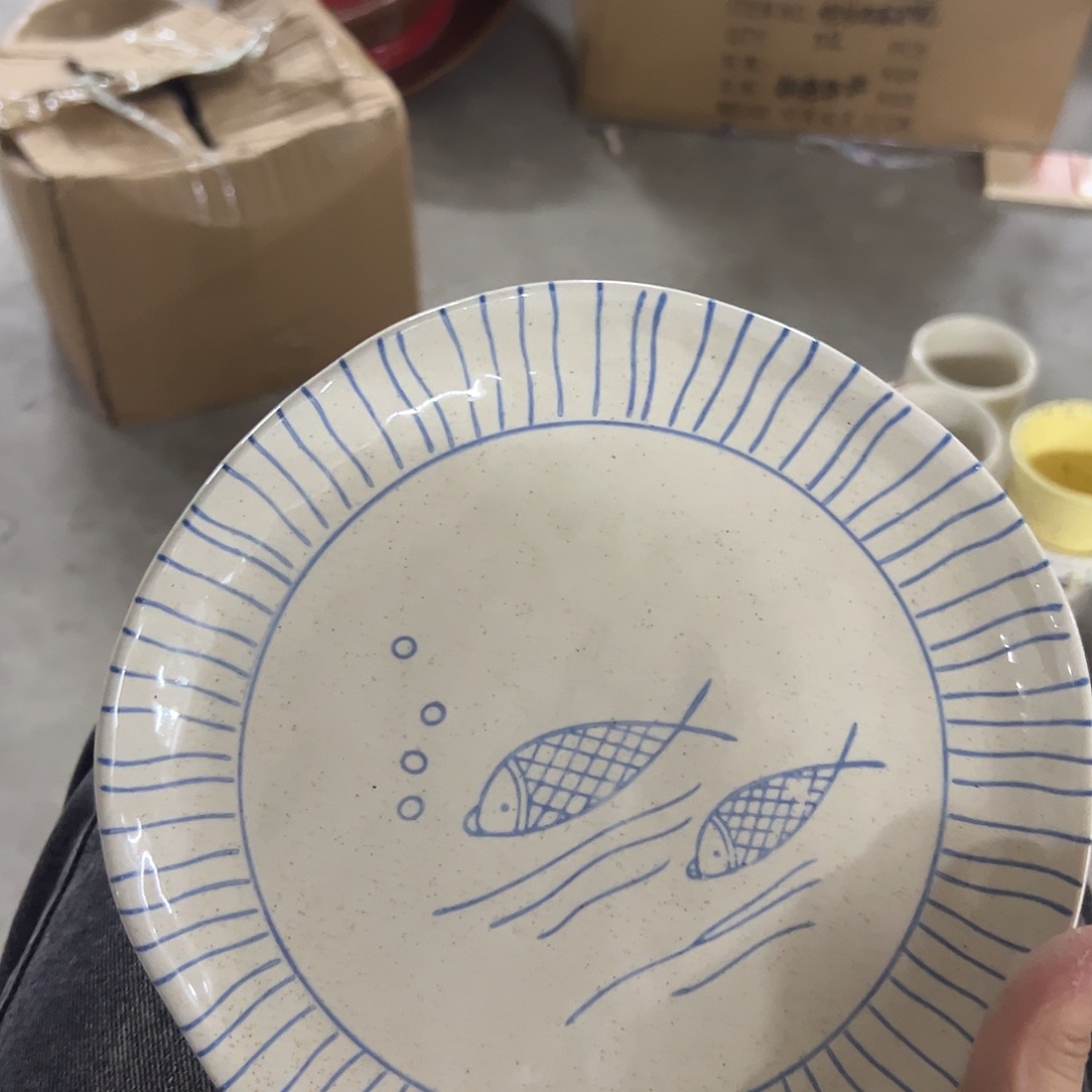 搪瓷瑕疵底部双鱼盘一个