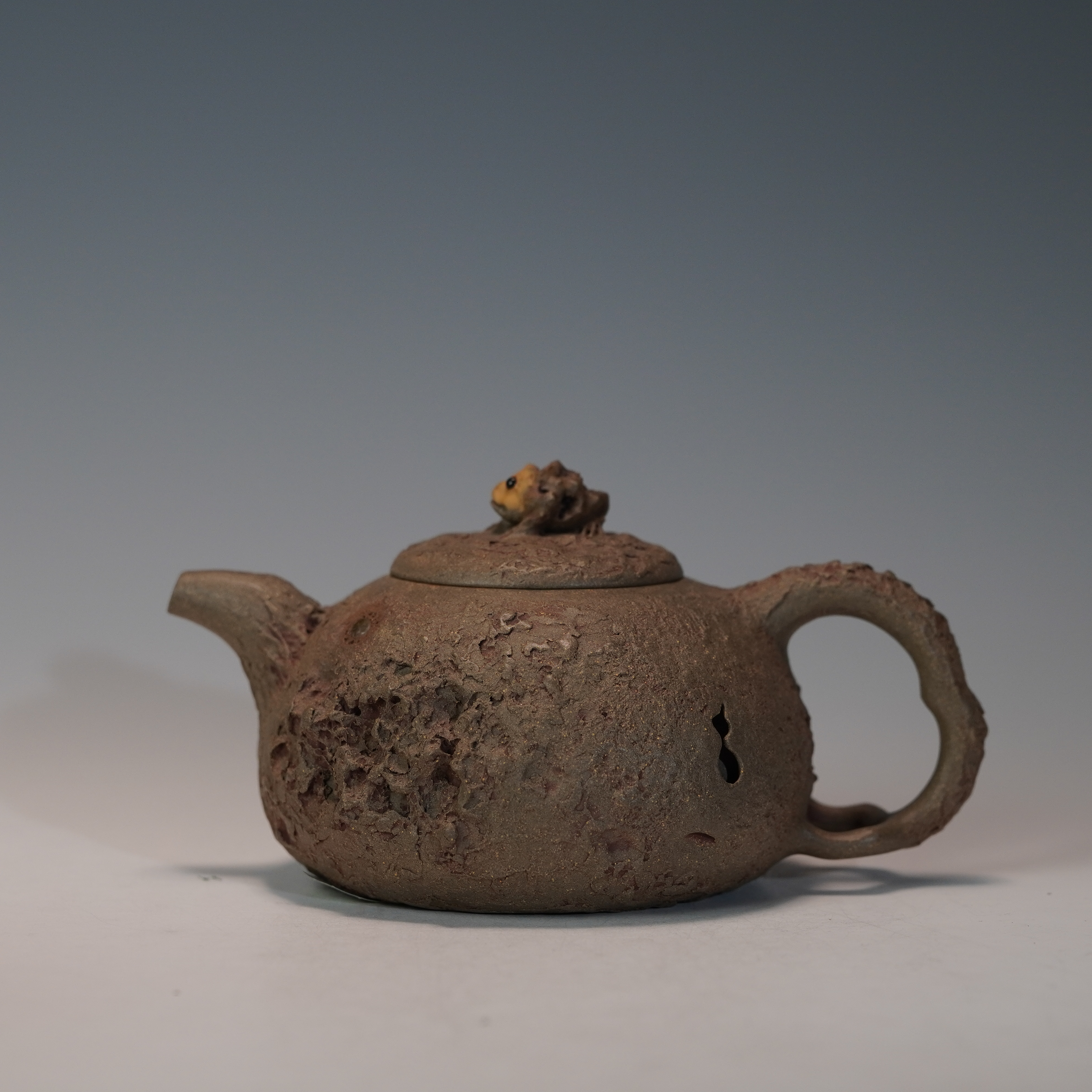 lot.21762 陈真 青段福蟾壶 270cc