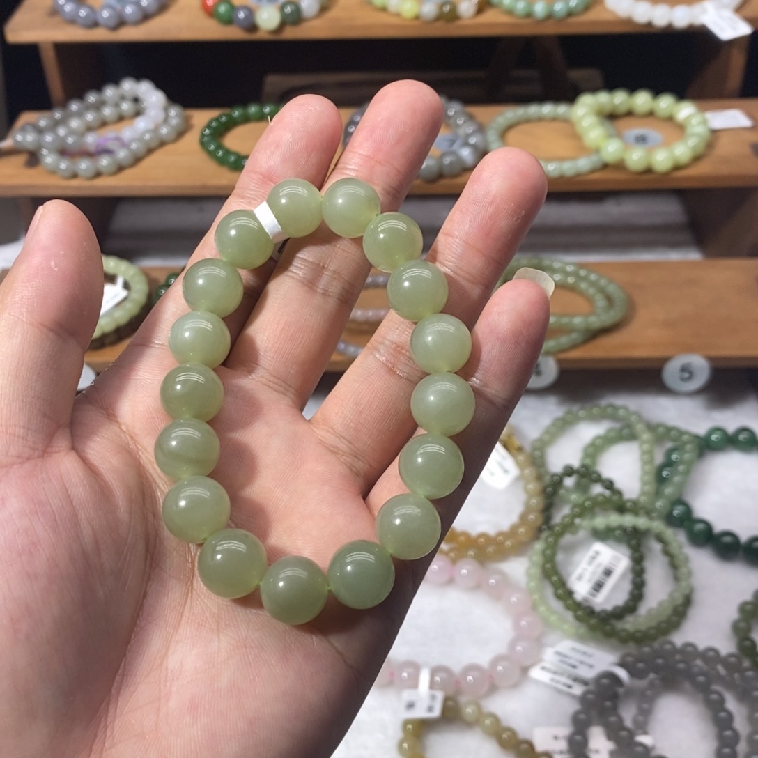 和田玉手链未镶嵌嗯***啊卡12清水