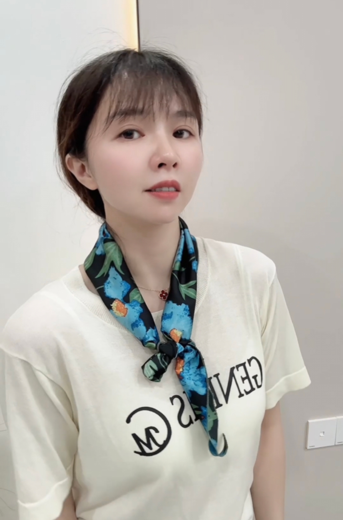 轻职风女发圈发绳飘带气质大肠圈双层发圈裙摆蝴蝶结方巾甜美发饰