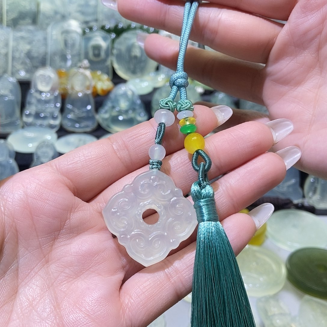 岫玉吊坠未镶嵌吊坠