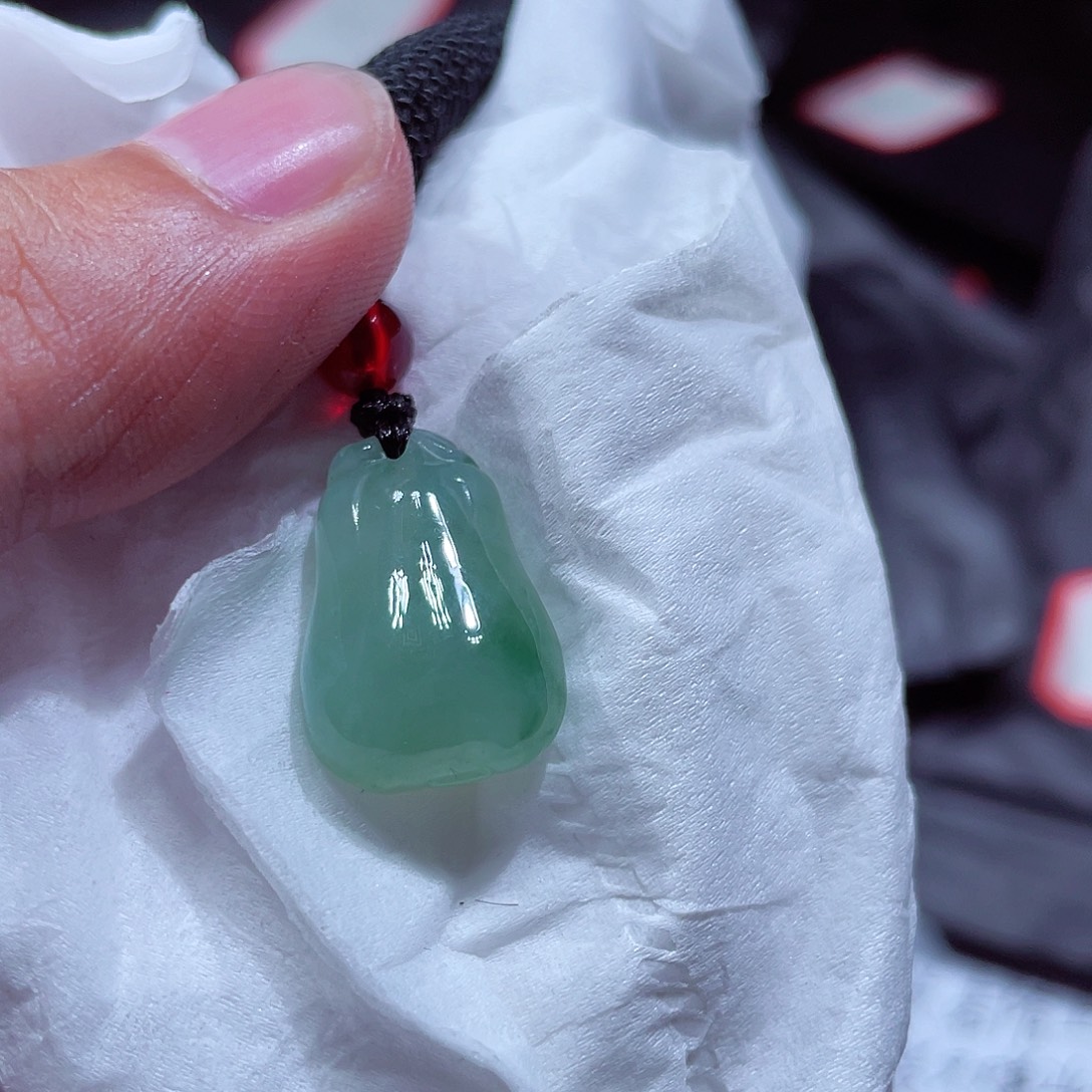 枫***尘翡翠未镶嵌颈饰翡翠