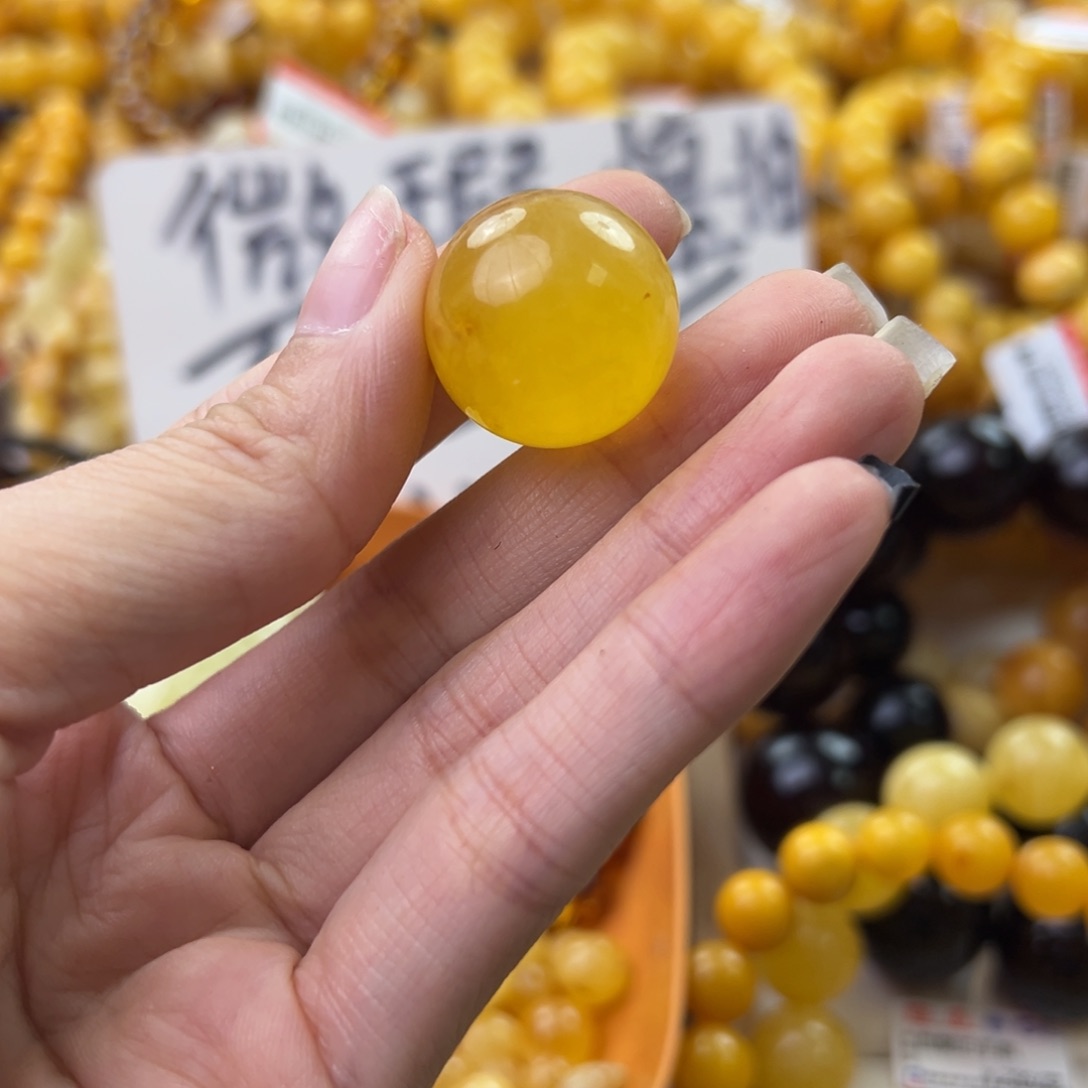 琥珀珠宝奇石未镶嵌