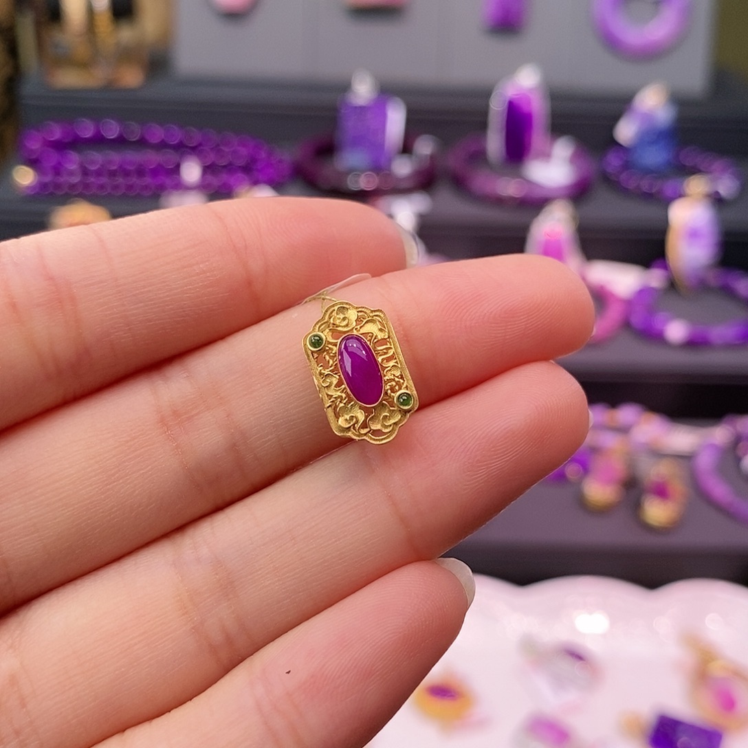 苏纪石（舒俱来）18K金镶嵌吊坠(不含链)