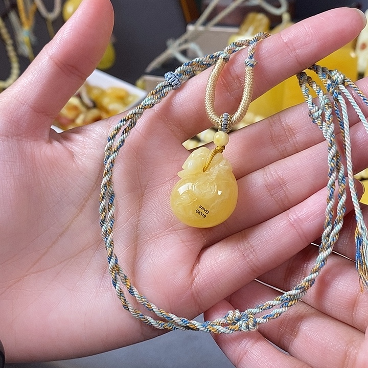 琥珀未镶嵌裸石钱袋子