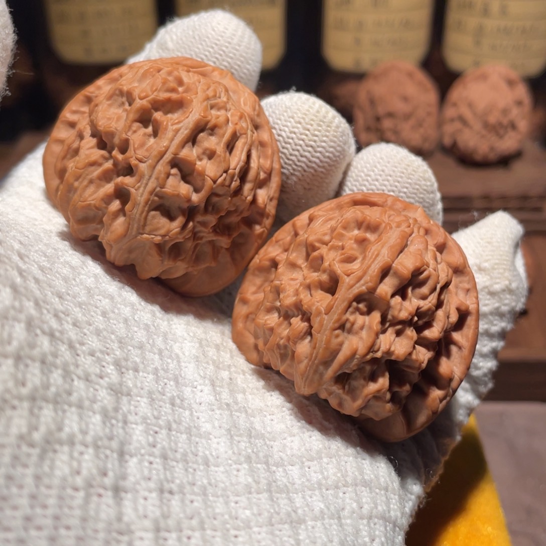 文玩核桃把件43老桩球白