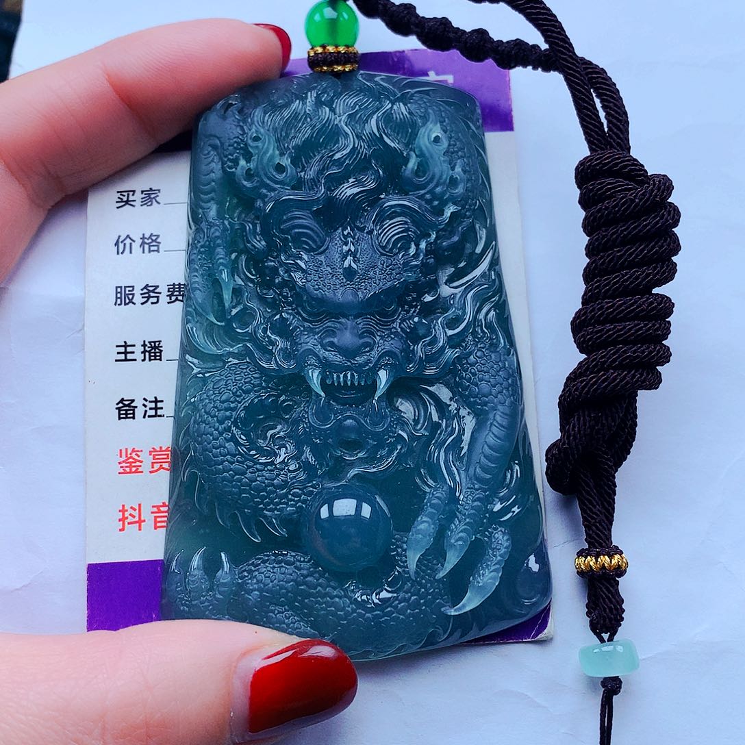 翡翠颈饰未镶嵌爱**哥