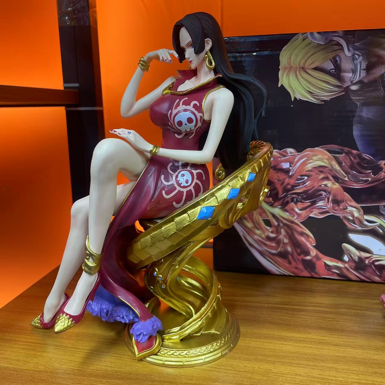 BT海贼王女帝王座坐姿库克七武海GK动漫手办雕像模型