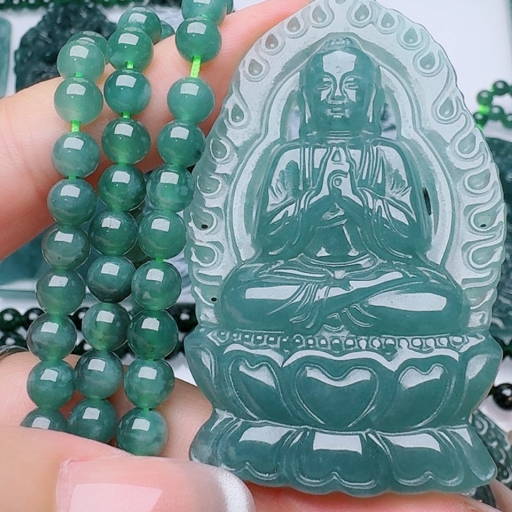 翡翠未镶嵌颈饰天然的A货翡翠多样性发其一