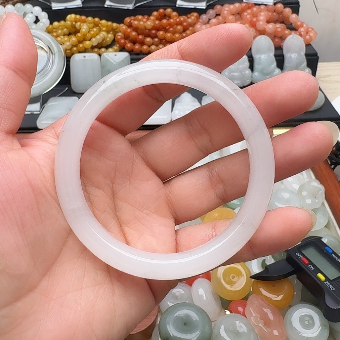 昭***君石英质玉未镶嵌手镯手镯